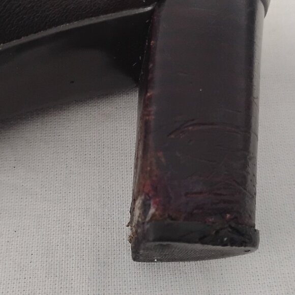 ❤️TORY BURCH Brown Leather Gold Logo Front Pumps Shoes Sz 7 - Picture 9 of 9